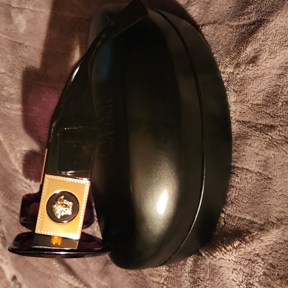 Versace brown square sunglasses. - Picture 3 of 3